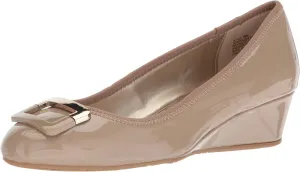 Bandolino Women's Tad Pump