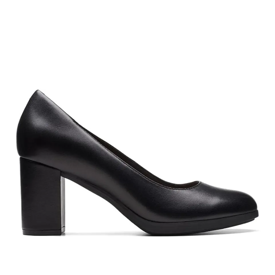 Clarks Women's Bayla Skip Black Leather 26174105