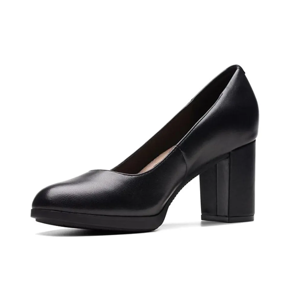 Clarks Women's Bayla Skip Black Leather 26174105