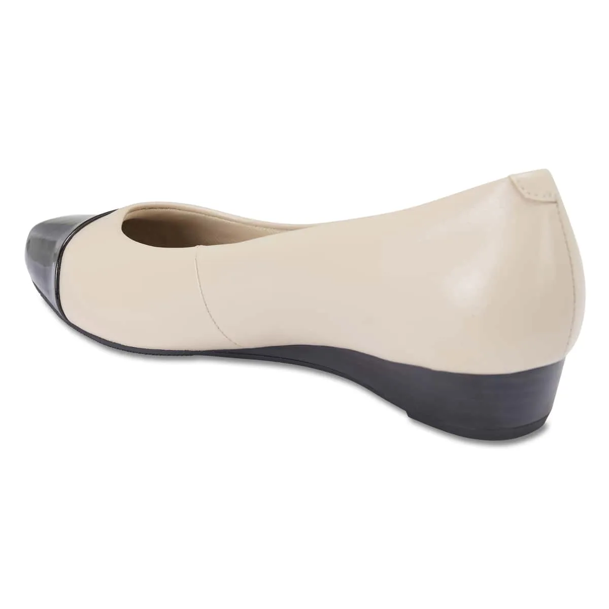Jean Heel in Nude And Black Patent