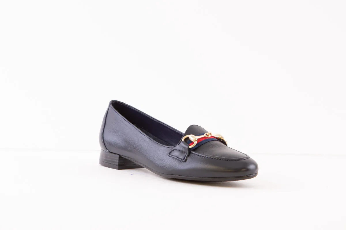 MARIA JAEN - 6020 FLAT LOAFER WITH GOLD CHAIN DETAIL - NAVY LEATHER