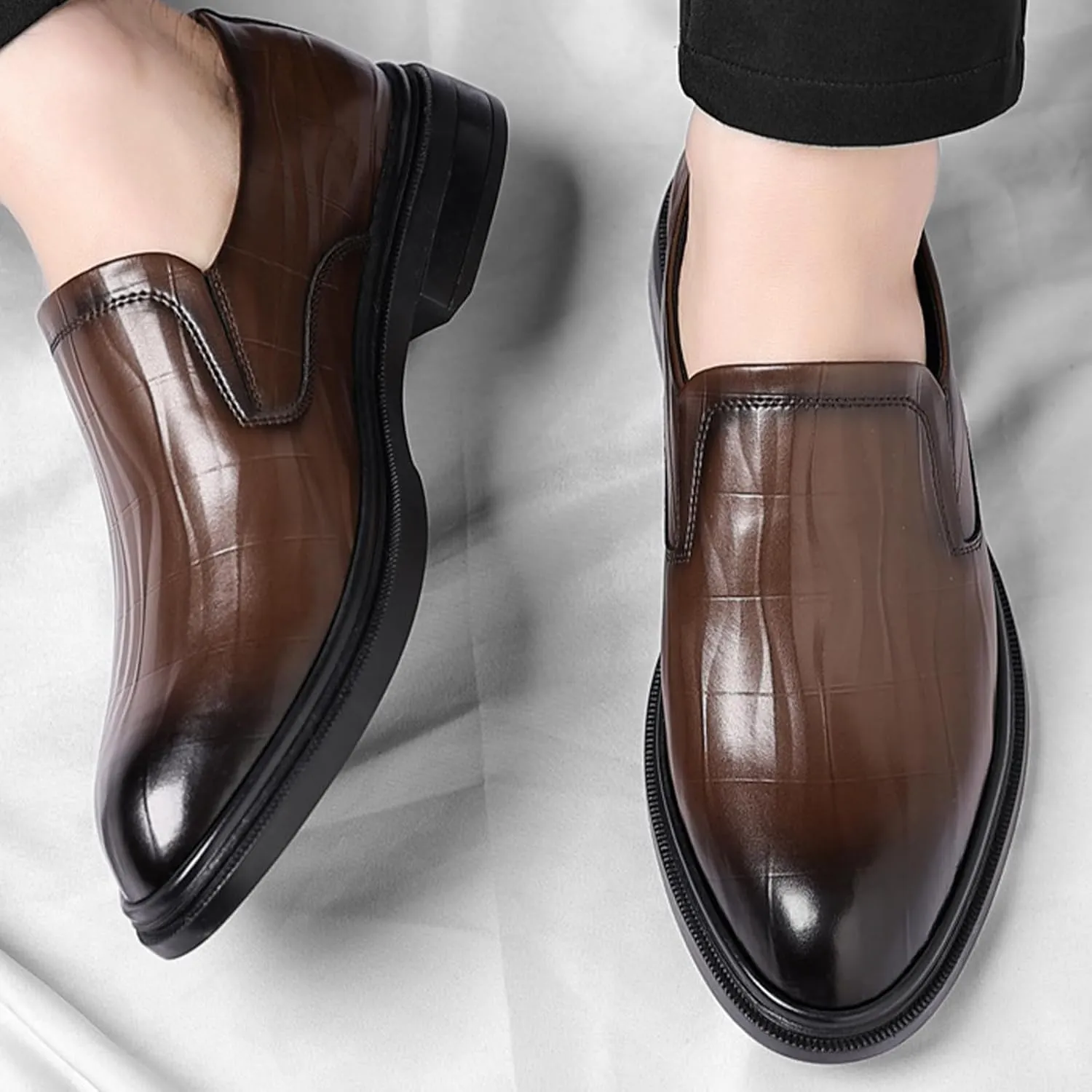 Men's Leather Slip-On Oxford Loafers Classic Pointed Toe Comfortable Non-Slip Low Chunky Heel Derby Shoes Wedding Business Party Casual Dress Shoes