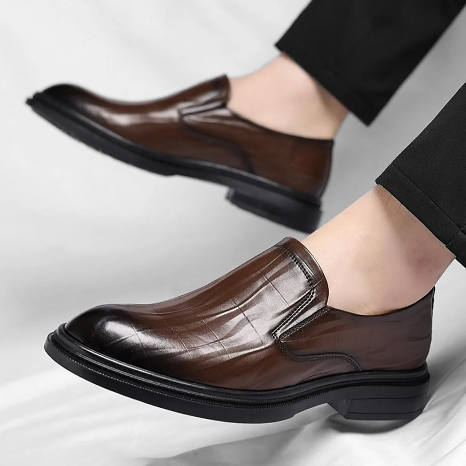 Men's Leather Slip-On Oxford Loafers Classic Pointed Toe Comfortable Non-Slip Low Chunky Heel Derby Shoes Wedding Business Party Casual Dress Shoes