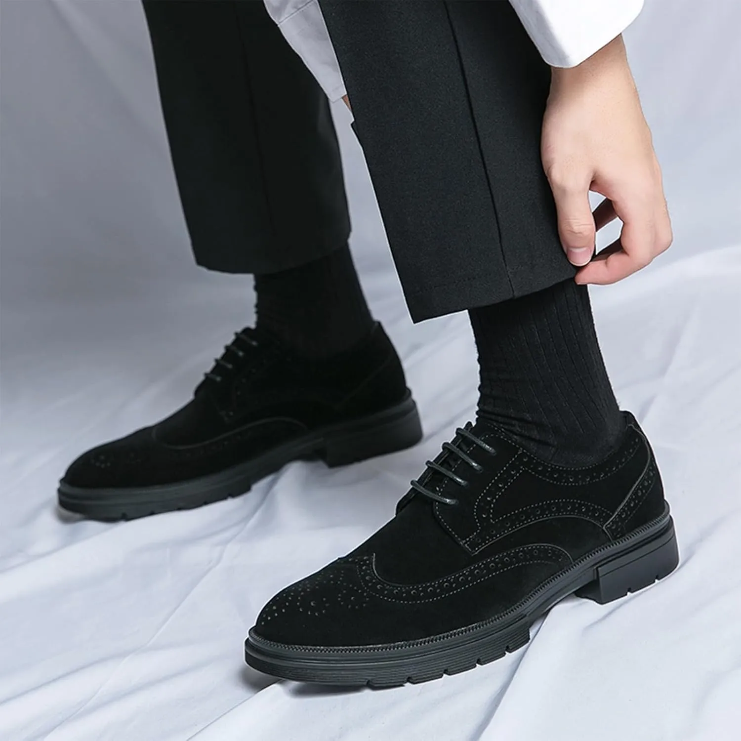 Men's Suede Lace Up Wingtip Oxford Shoes Classic Brogues Business Dress Shoes Fashion Comfortable Platform Derby Formal Shoes