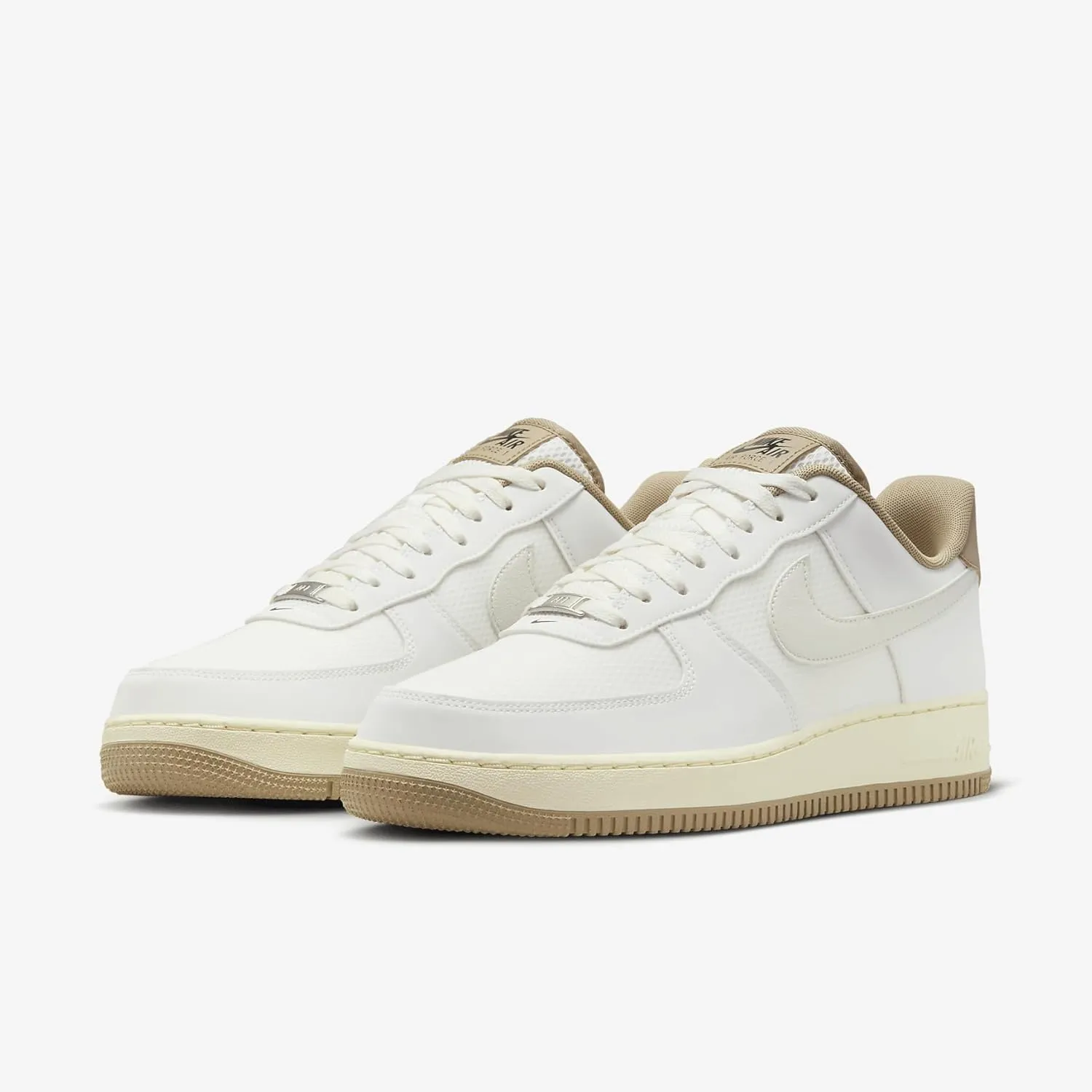 NIKE Men's Sneaker