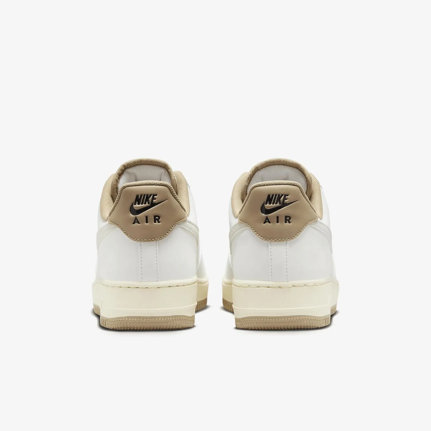 NIKE Men's Sneaker