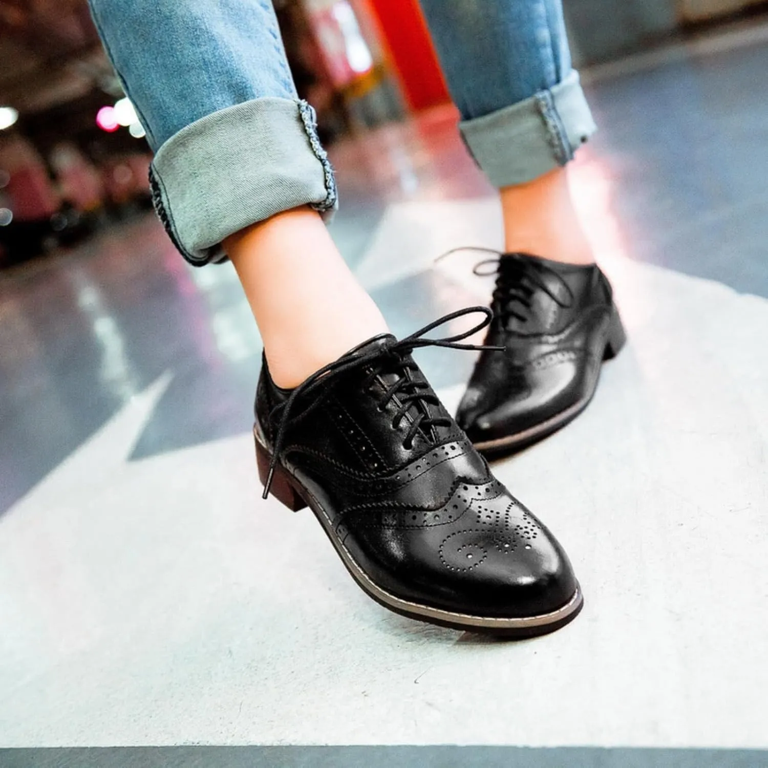 Women's Lace Up Oxfords Shoes Round Toe Low Chunky Heel Block Perforated Wingtip Brogues Casual Comfortable Patchwork Derby Saddle Pumps