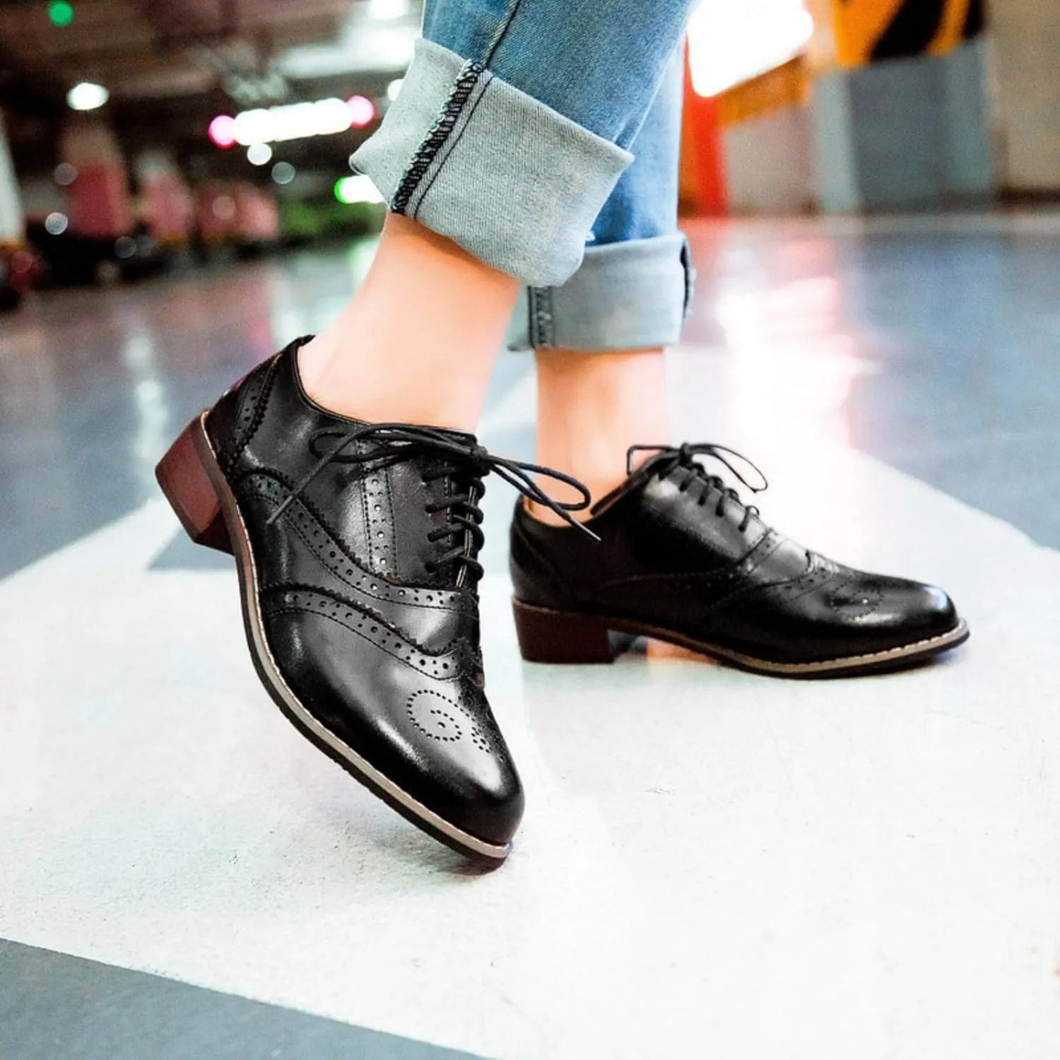 Women's Lace Up Oxfords Shoes Round Toe Low Chunky Heel Block Perforated Wingtip Brogues Casual Comfortable Patchwork Derby Saddle Pumps